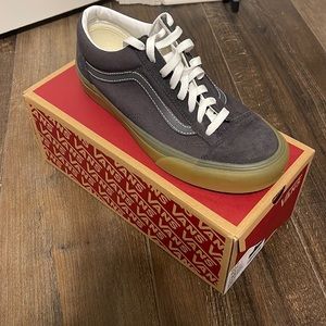 Vans New in box style 36 gum/asphalt